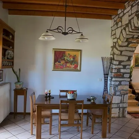 Сasa de vacaciones Chrisa' S Country House